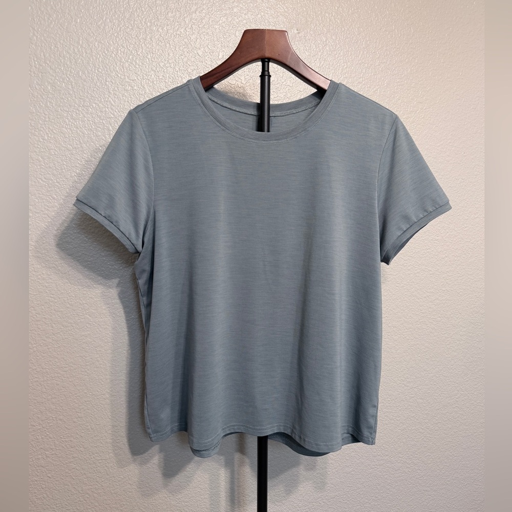 Kuhl Inspira Short Sleeve Blue/Gray UPF 50+ Outdoor Lightweight Tee - Women’s L